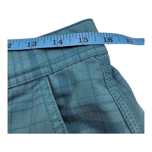 The North Face Mens Size 32R Blue Plaid Flat Front Cargo Shorts